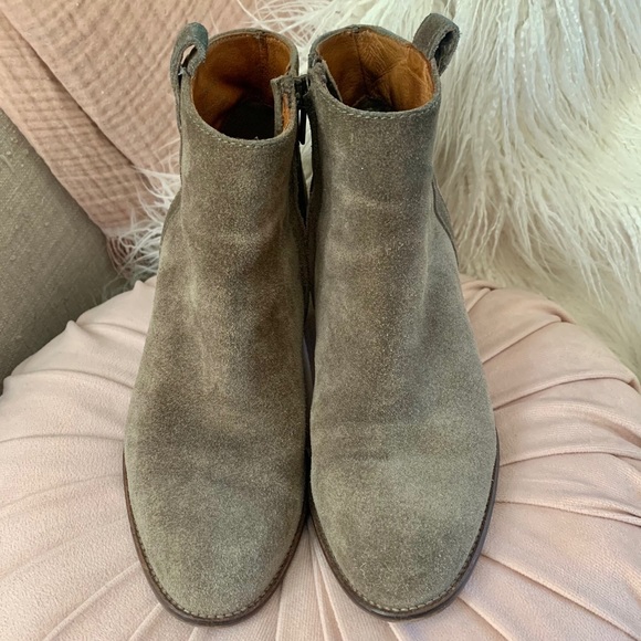 Madewell The Billie Boot in Olive Green Suede - Picture 4 of 11